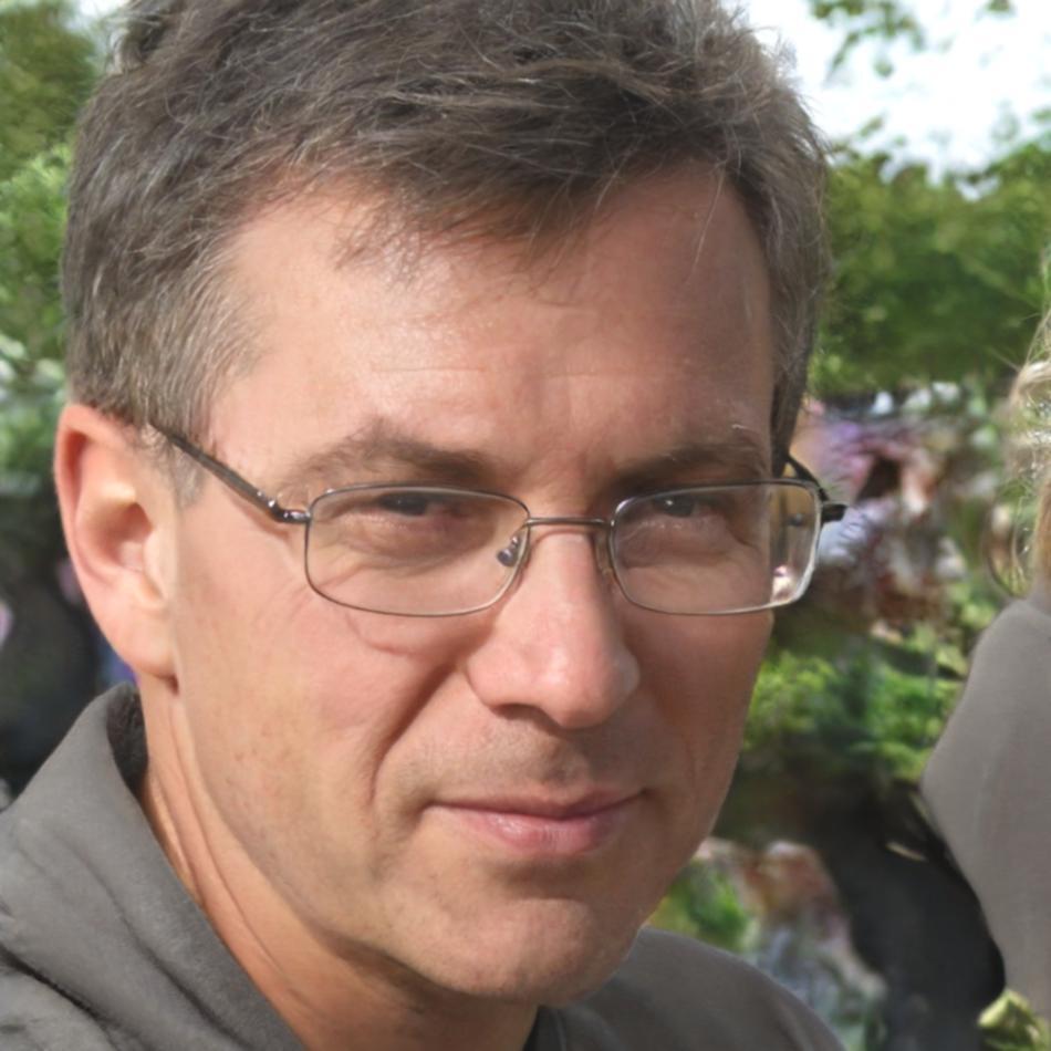 Finanztrainer im Gespräch mit Teilnehmer